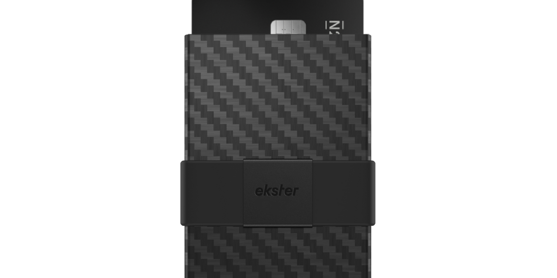 Cardholder_Pro_-_Carbon_Fiber_Infograph_01_f2fdd672-3bb2-49c6-b345-a24832d29a63.png