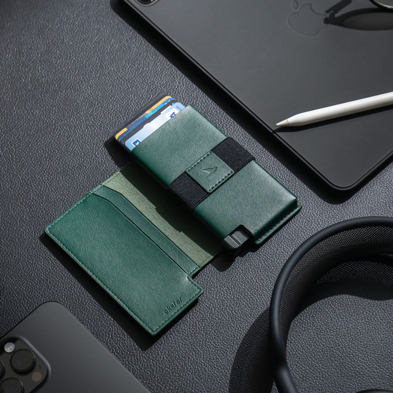 Ekster Wallet Pro Apple Skin Green
