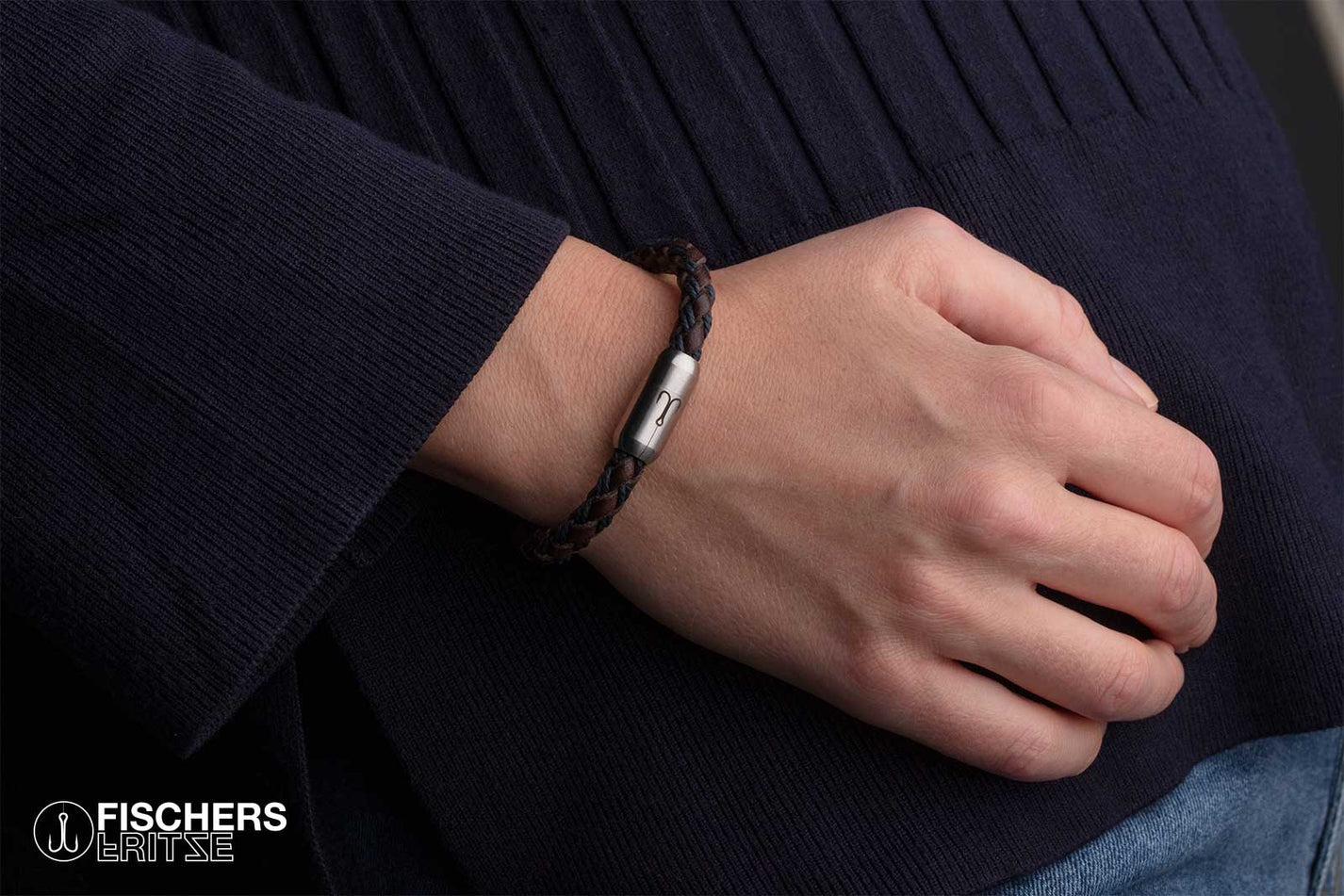 armband-fischers-fritze-krabbe-mix-braun-leder-marineblau-mood-6_1f9737ce-f337-46ed-8e8b-33b0d5705965.jpg