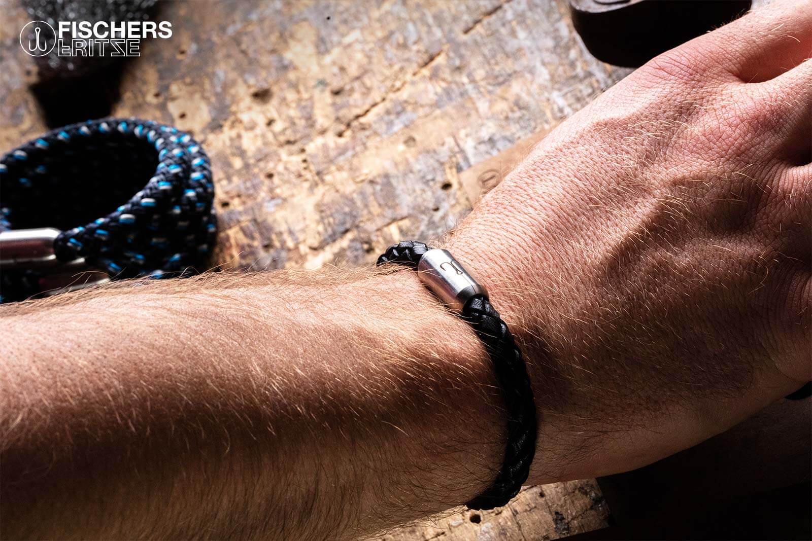 armband-fischers-fritze-krabbe-schwarz-leder-mood-1.jpg