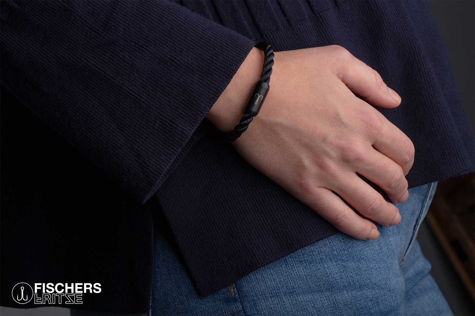 armband-fischers-fritze-torpedokrabbe-schwarz-gedreht-segeltau-mood-3.jpg
