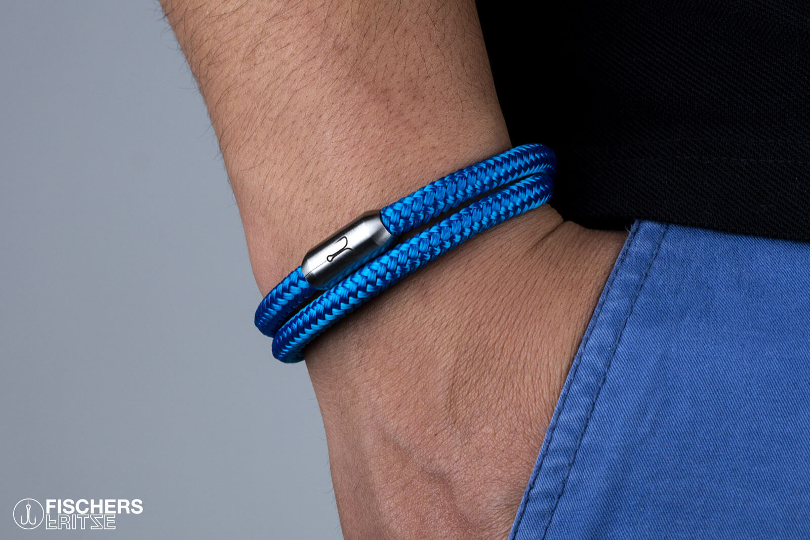 fischers-fritze-armband-garnele-segeltau-bodo-stahlblau-am-arm.jpg