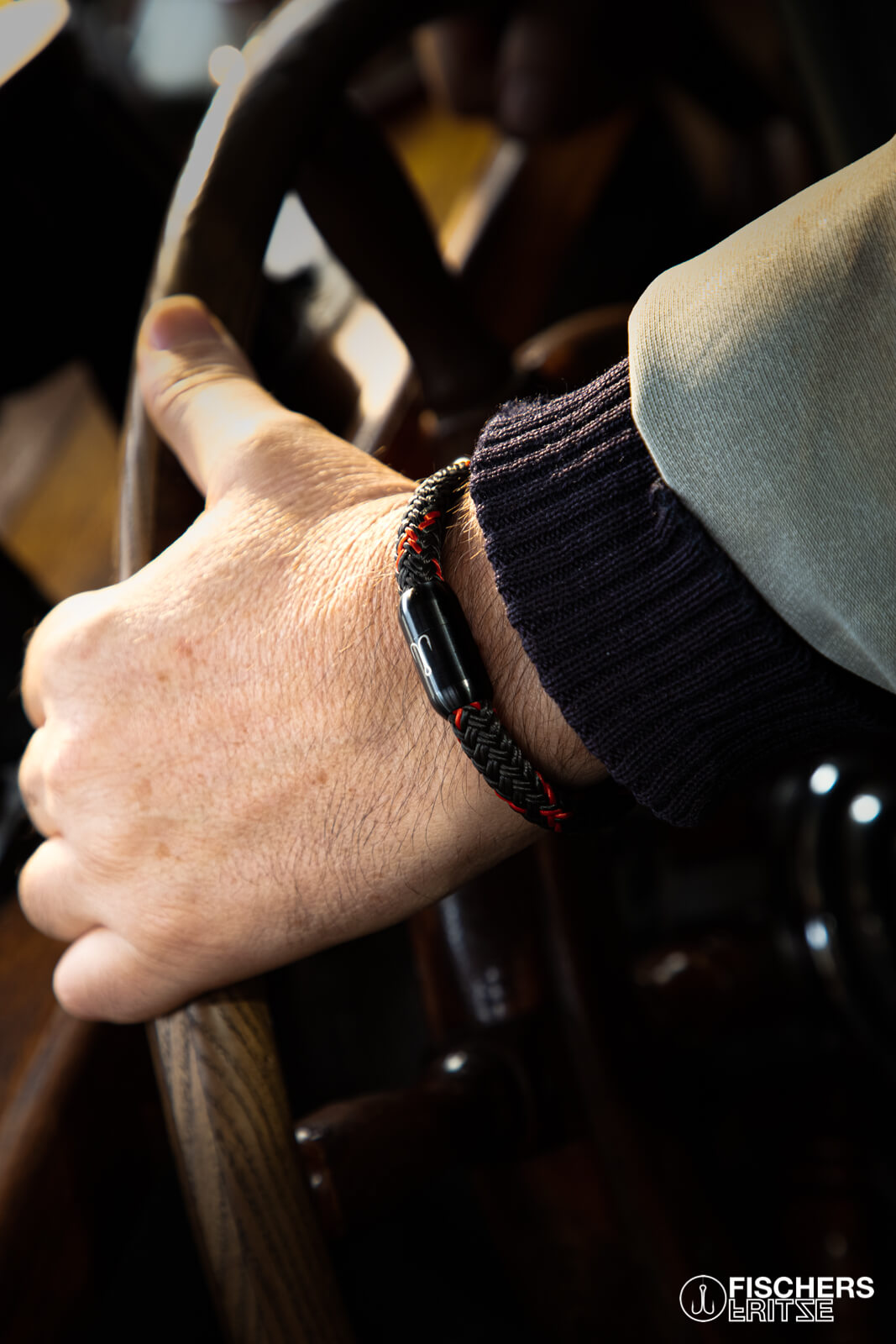 fischers-fritze-armband-segeltau-mood-torpedomakrele-siegfried-coral-kaffeebraun-hoch-nah.jpg